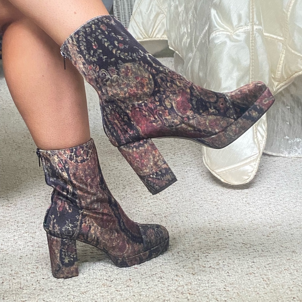 Free People Velvet Paisly Size 38 Heel Booties